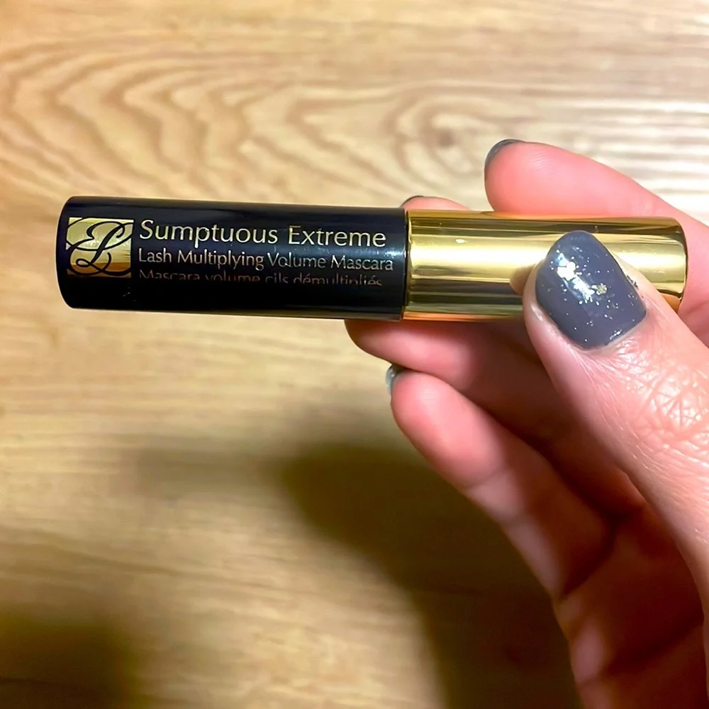 2 Estée Lauder sumptuous extreme lash volume mascara 01 extreme black NEW